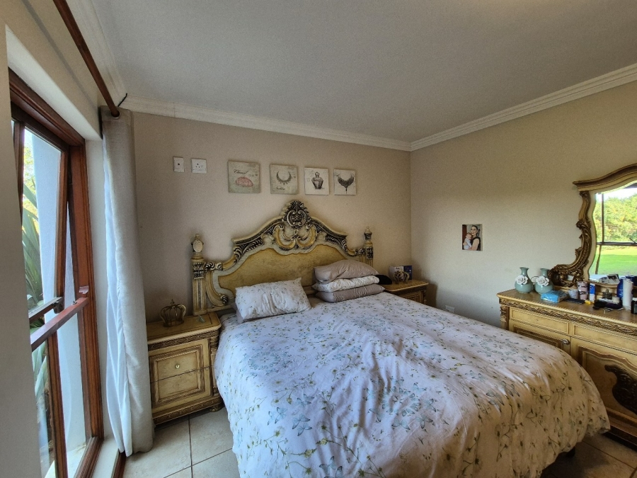 5 Bedroom Property for Sale in Schoongezicht Western Cape